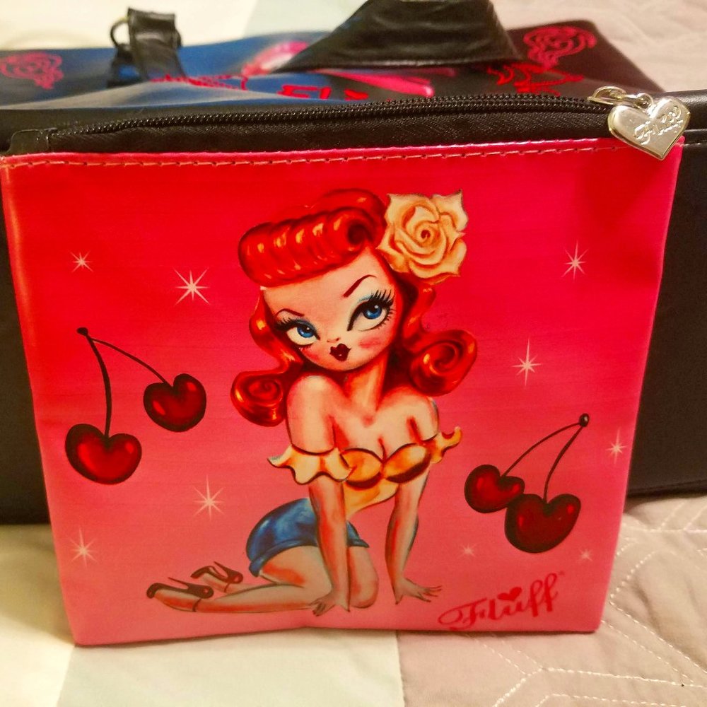 Mini pin-up pouch bag